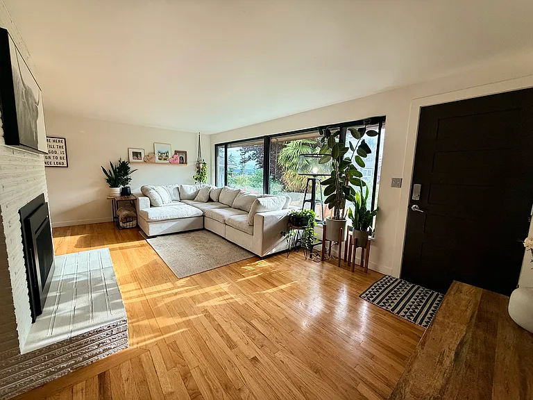4146 46th Ave SW — Photo 11
