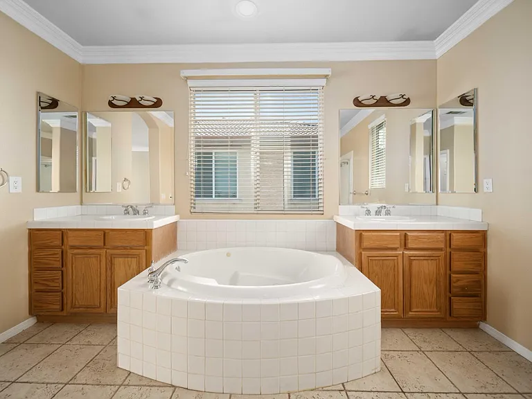3121 Club Rancho Dr — Photo 37
