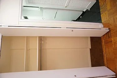 Rented by Manhattan Apartment Organization