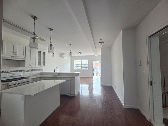 2nd image of 4043 97th St Floor 4