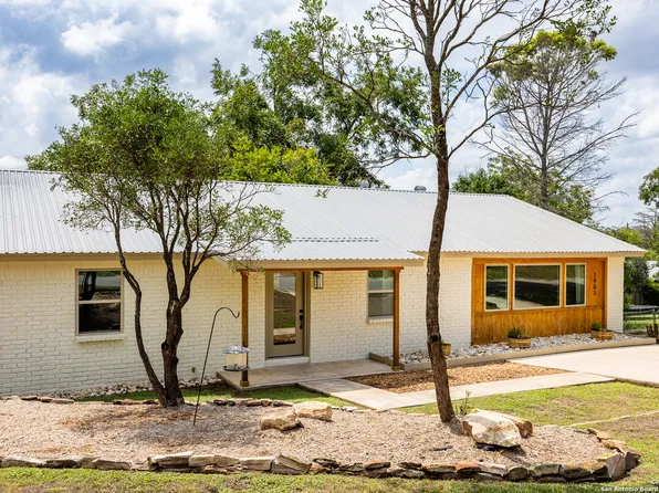 1903 Danielle Dr, Kerrville, TX 78028