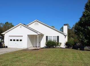 388 Riggs Rd, Hubert, NC 28539