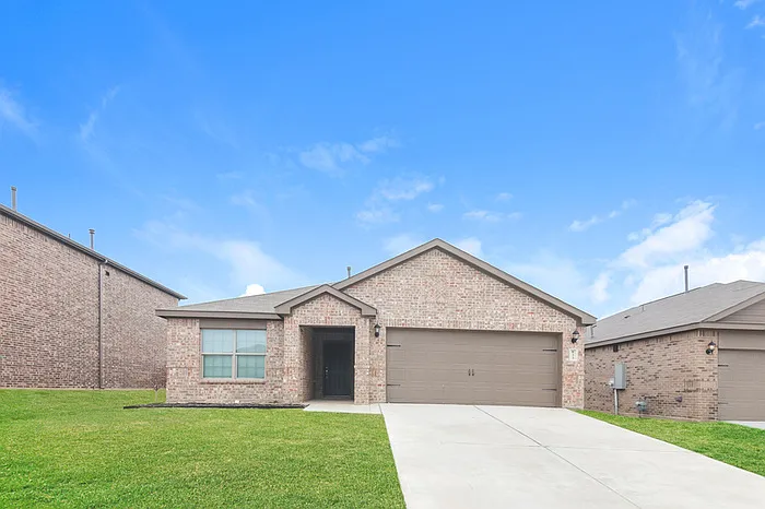 833 Mallorie Ln — Photo 1