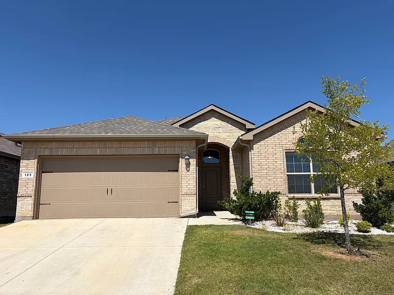 125 Hollytree Ln — Photo 1