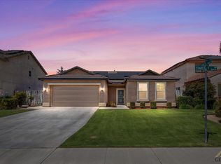 11700 Starlight Dr, Bakersfield, CA 93312