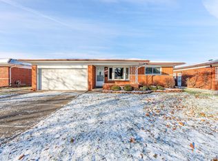 31163 Moceri Cir, Warren, MI