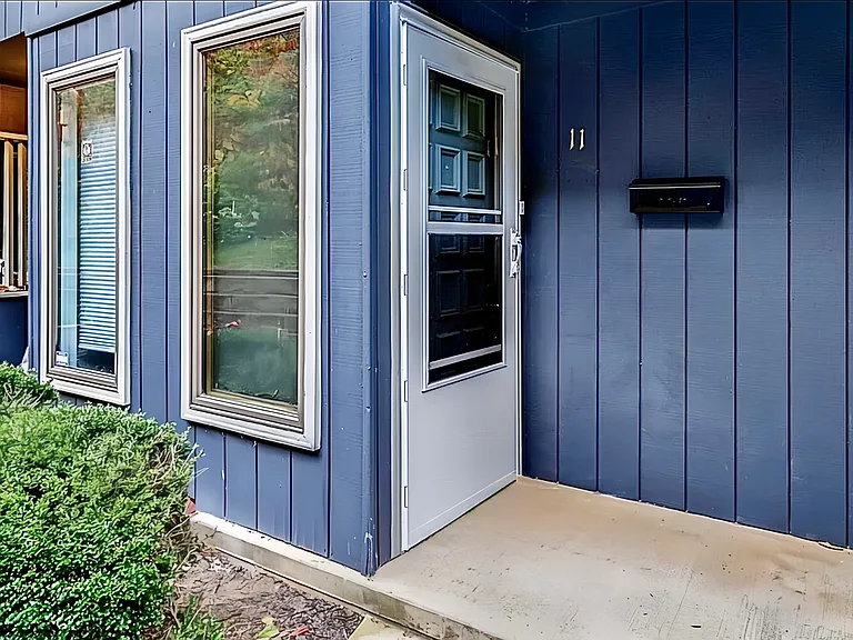 11 Hillside Ave #E — Photo 1