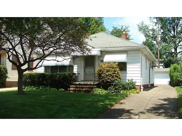 8126 Oxford Dr photo 1