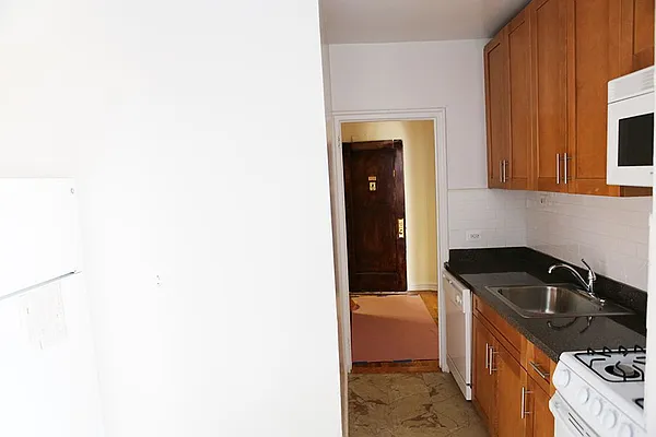 Rented by Chris Stewart, LREB | media 23