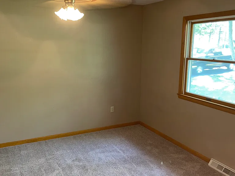 3660 N McCord Rd — Photo 36