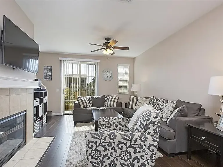 1831 Crimson Ct #8 — Photo 2