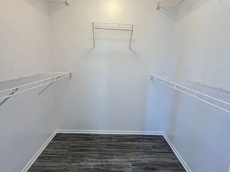 5235 Kester Ave — Photo 57