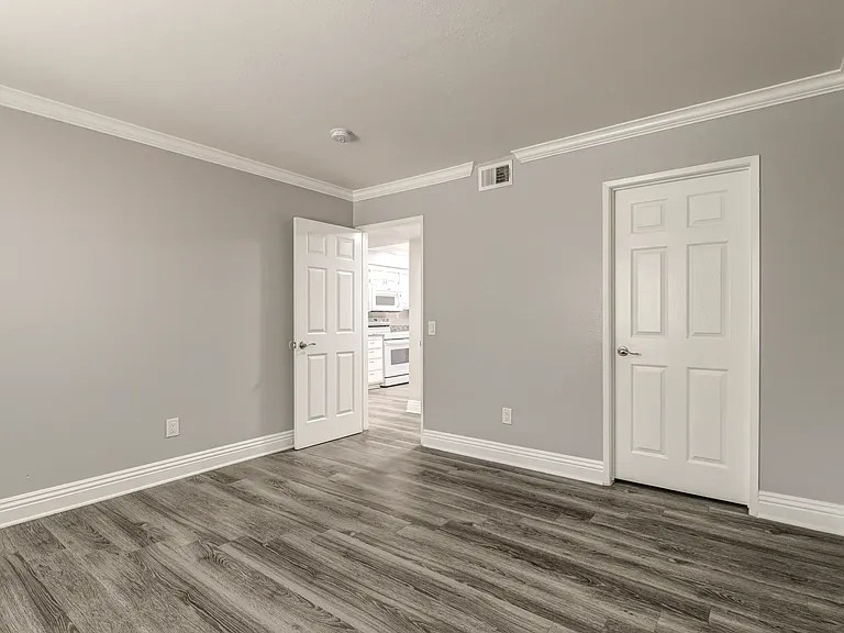 Vista Springs Apartments — Photo 13