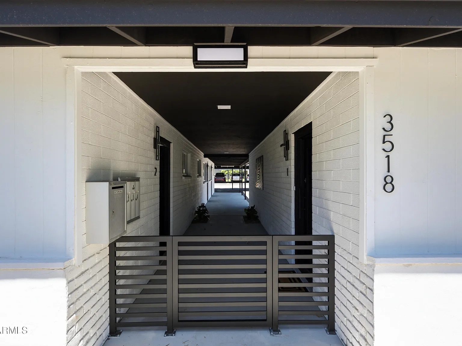 2 bed, 1.0 bath, 662 sqft, $2,079 — Photo 3