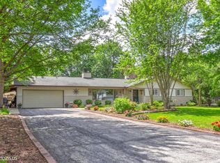 6405 Walkup Ln, Crystal Lake, IL