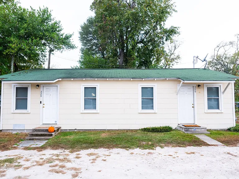 326 E Glenn Ave — Photo 1