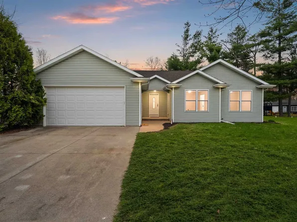 N3150 W Silver Lake Dr, Waupaca, WI 54981