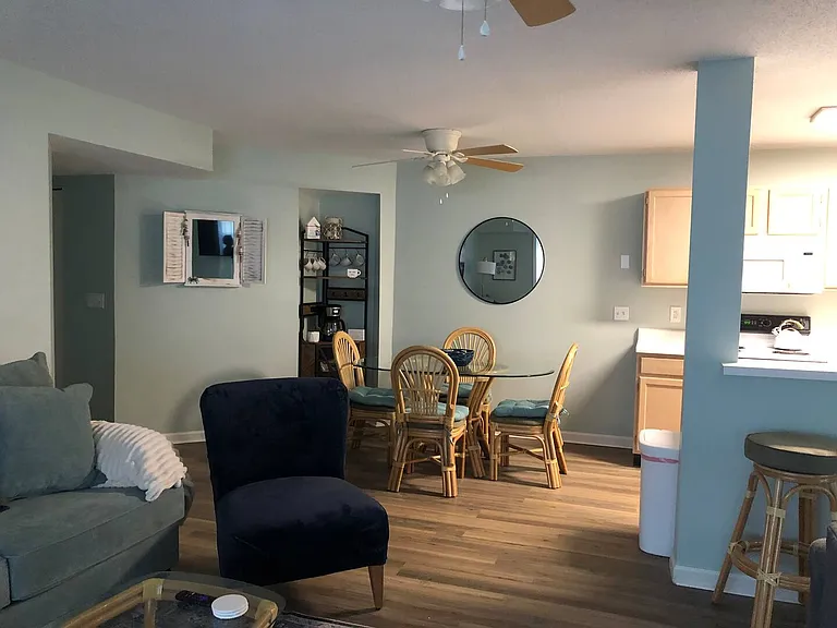 2265 Huntingdon Dr #D — Photo 10
