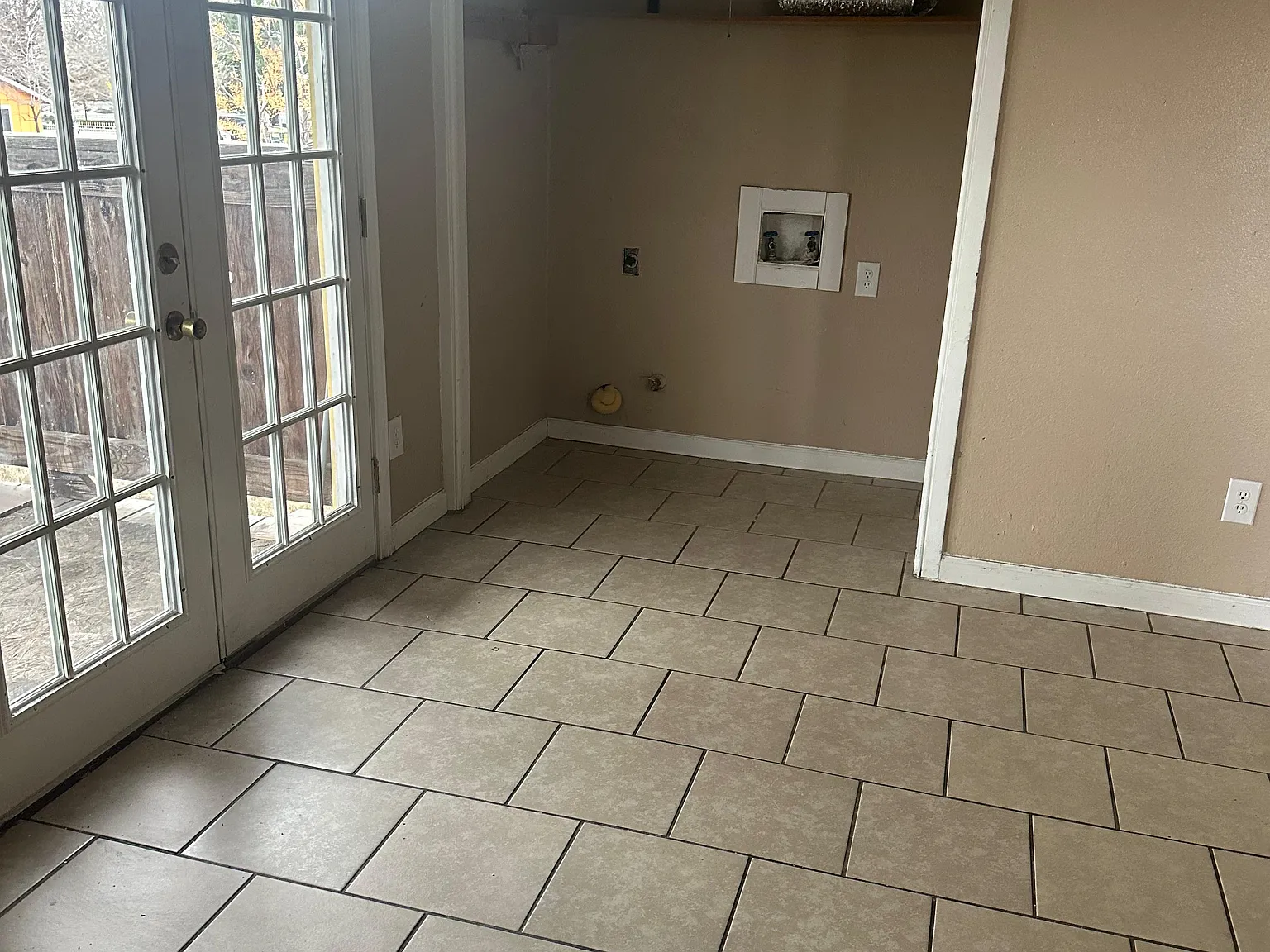 2 bed, 955 sqft, $1,200 — Photo 4