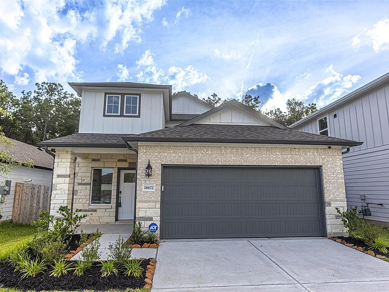 18672 Presswood Way — Photo 1