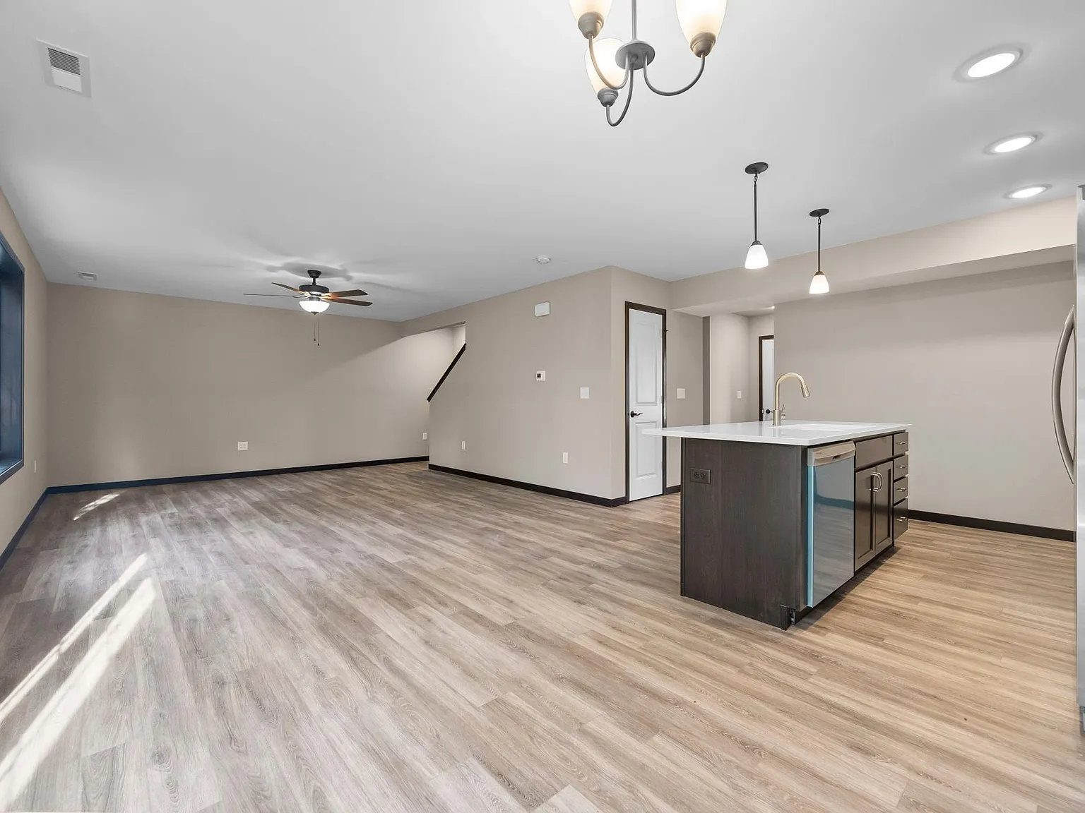 430 Cimarron Dr — Photo 4