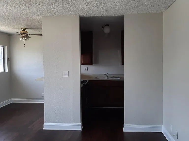 12523 Fonthill Ave #1 — Photo 4