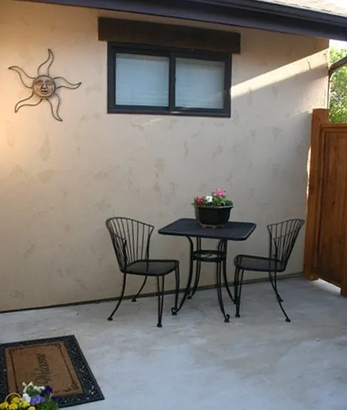 820 NW Columbia St — Photo 2