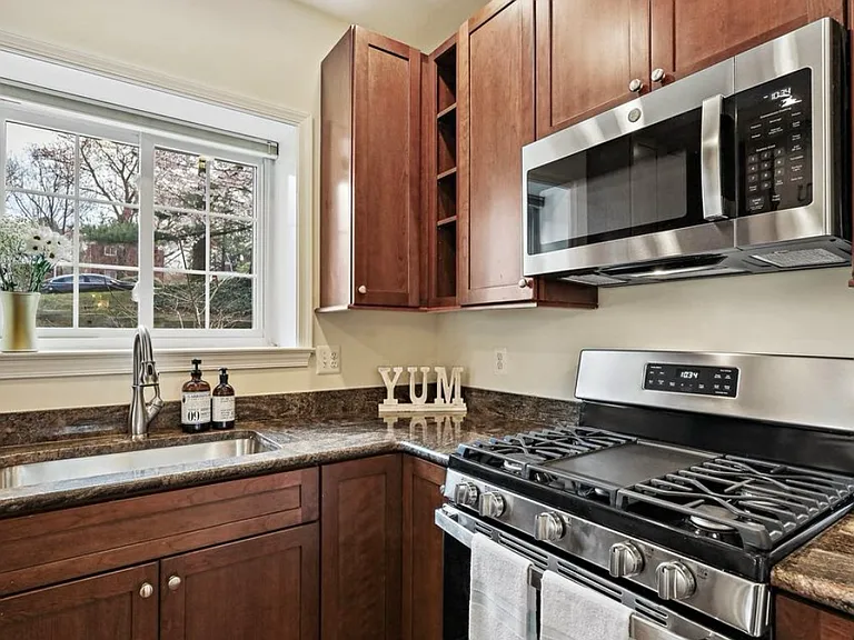 3518 Martha Custis Dr — Photo 12