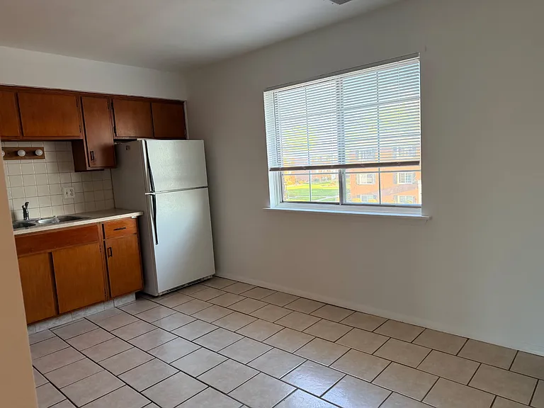 8150 Crestview Dr #8 — Photo 9