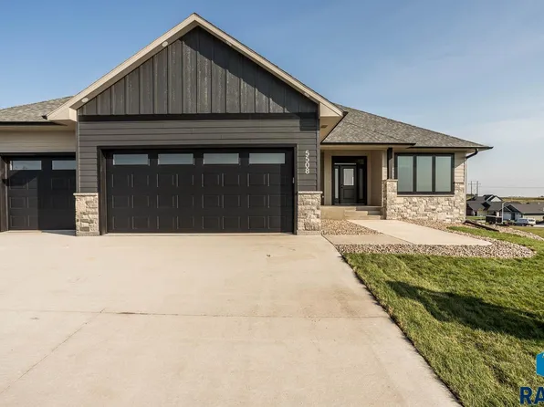 5508 E Claremont St, Sioux Falls, SD 57110