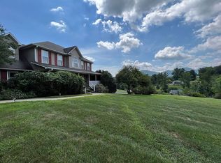 31 Danielbrooke Dr, Asheville, NC 28806