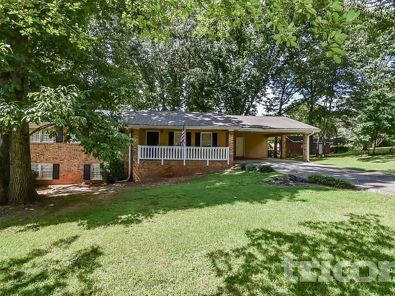 5020 Horton Pl — Photo 1
