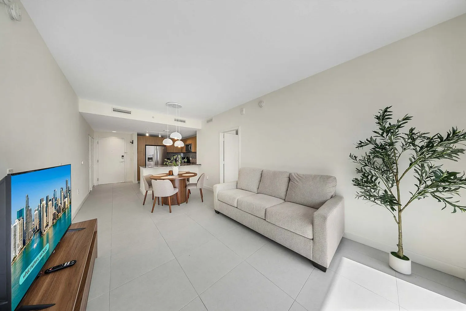 1 bed, 1.0 bath, $6,077 — Photo 4