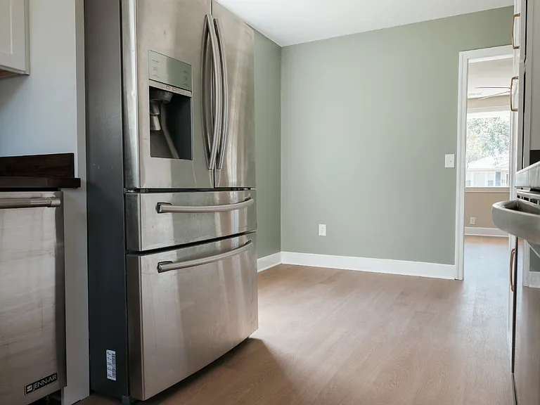 332 Guilford St — Photo 10