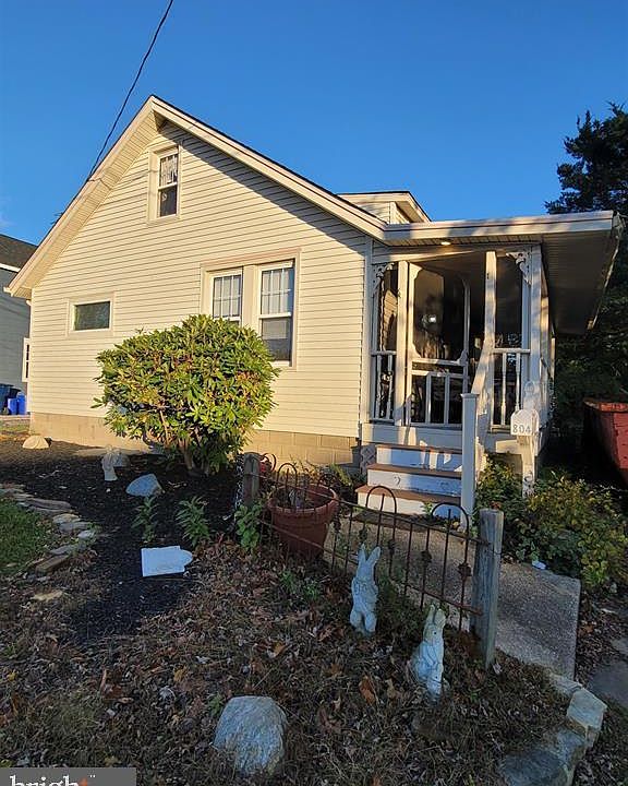 1st image of 804 2nd St