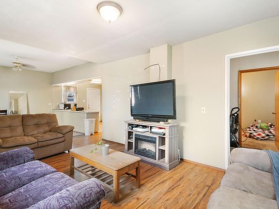 5th image of 777 NE 3rd St