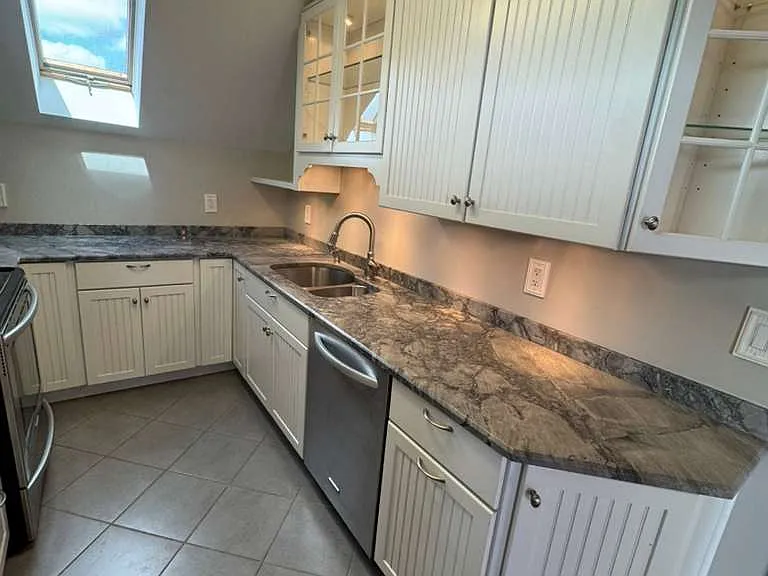 90 Suffolk St #5 — Photo 2