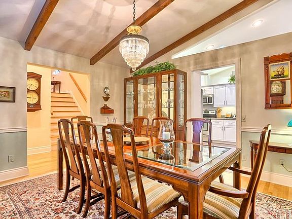 5th image of 607 Apalachee Cir NE