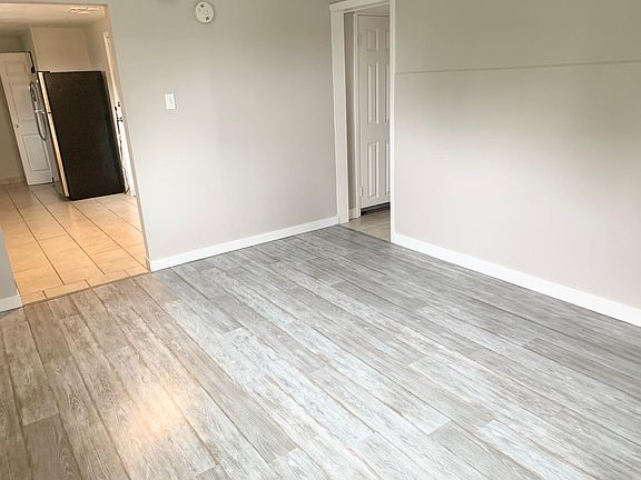 5th image of 1734 E 26th Ave