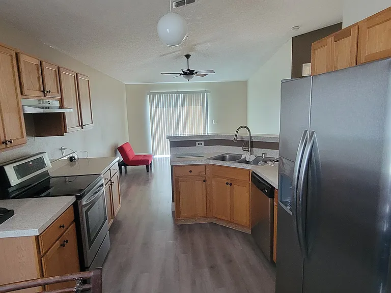 100 Cimarron Ln — Photo 4