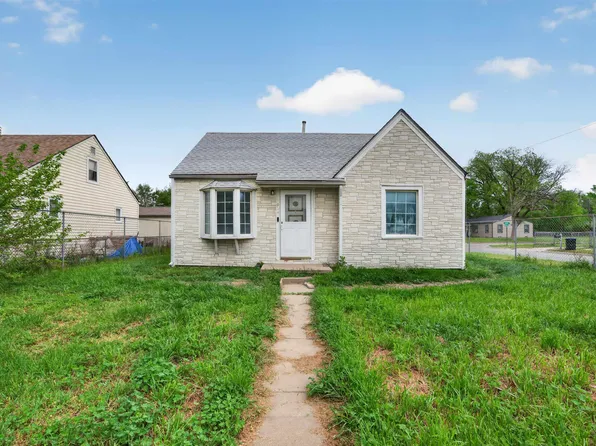 1926 E 24th St N, Wichita, KS 67219