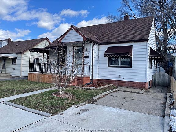 3rd image of 2628 Alexis Rd