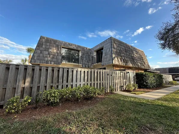 921 Royal Oak Blvd, Leesburg, FL 34748