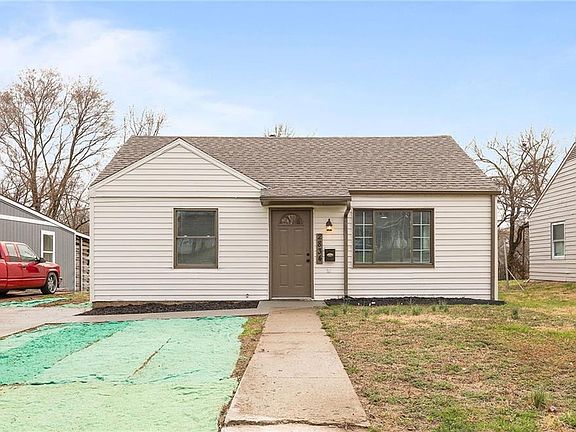 3rd image of 2834 S 48th St