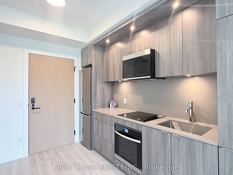 25 Cordova Ave #1407 — Photo 2