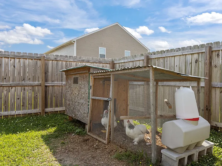502 Dakota Ave — Photo 37
