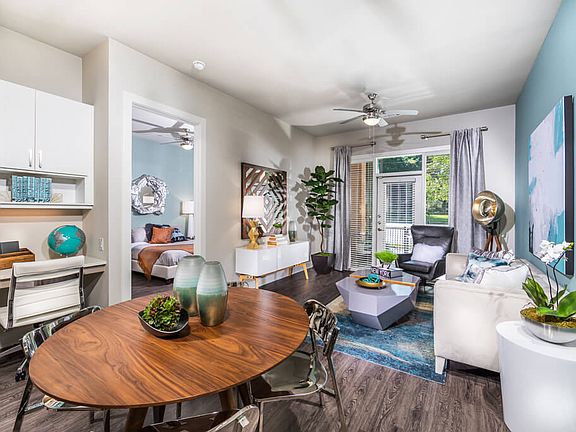 2 bedroom living space with dining area
