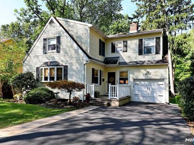 57 Fairview Ave, Park Ridge, NJ, 07656