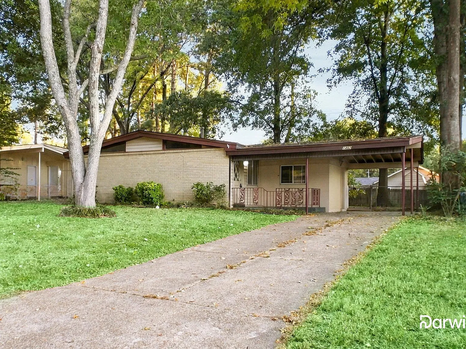 3 bed, 1.0 bath, 1064 sqft, $1,470 — Photo 2