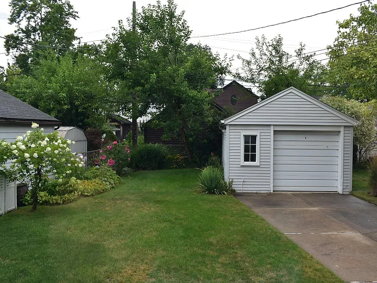 619 N Elizabeth St — Photo 17
